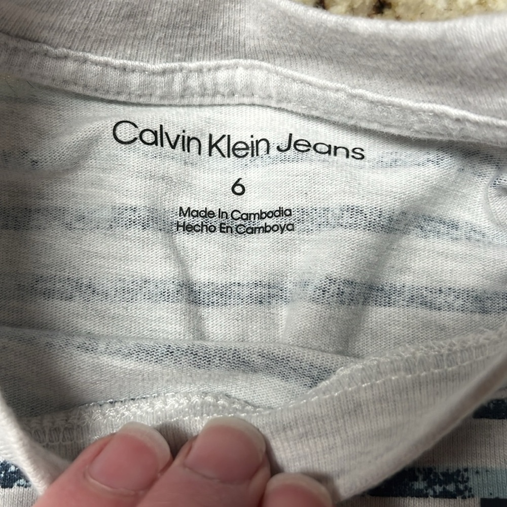Calvin Klein shirt - Picture 3 of 4